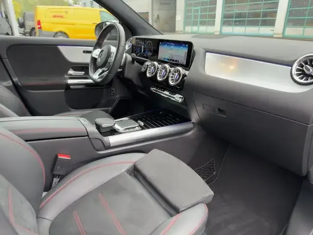 Mercedes-Benz GLA 220