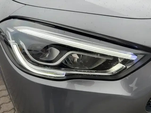 Mercedes-Benz GLA 220