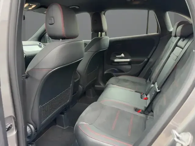 Mercedes-Benz GLA 220