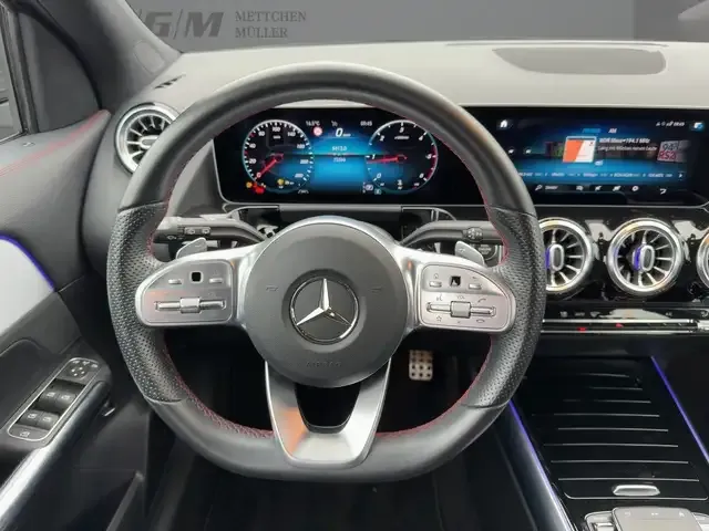 Mercedes-Benz GLA 220