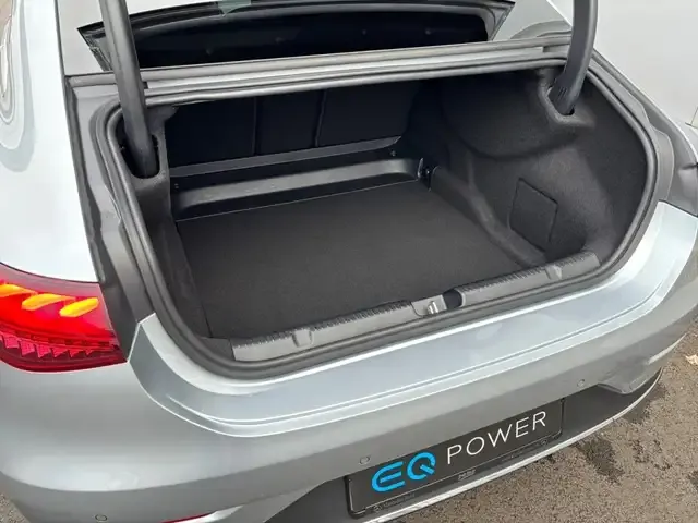 Mercedes-Benz EQE 300