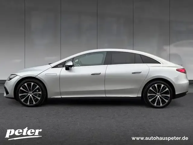 Mercedes-Benz EQE 300