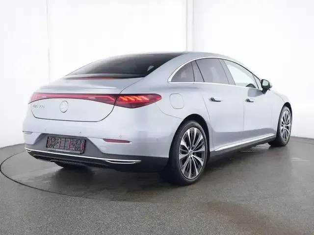 Mercedes-Benz EQE 300
