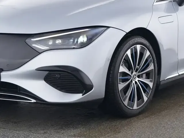 Mercedes-Benz EQE 300