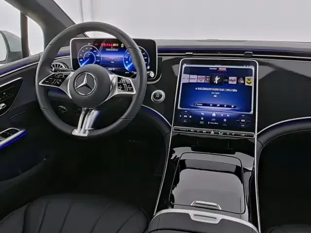 Mercedes-Benz EQE 300