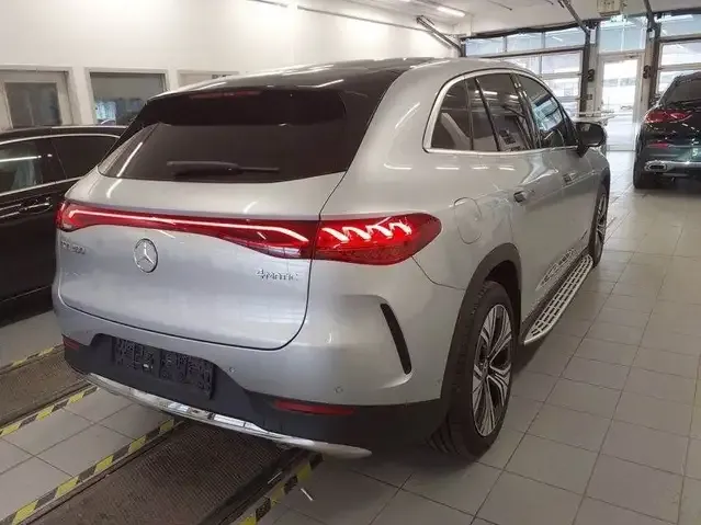Mercedes-Benz EQE SUV