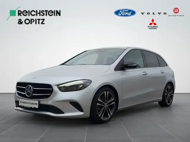 Mercedes-Benz B 220