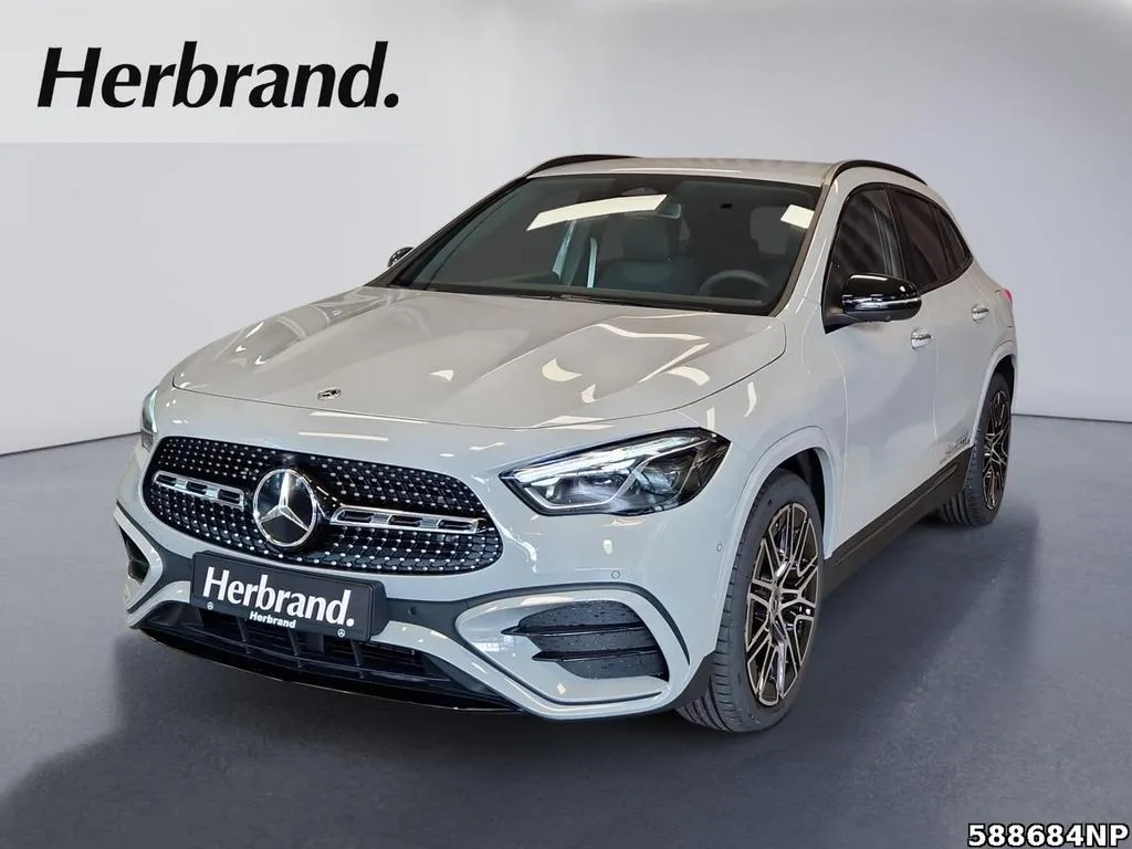 Mercedes-Benz GLA 200