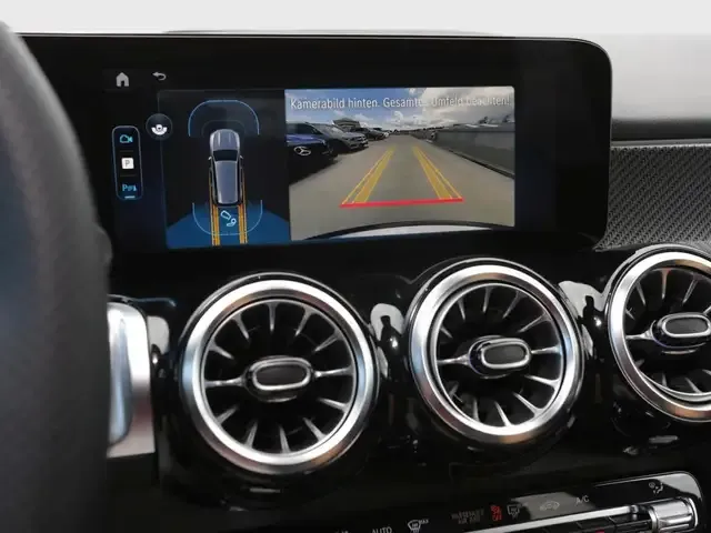 Mercedes-Benz GLB 180