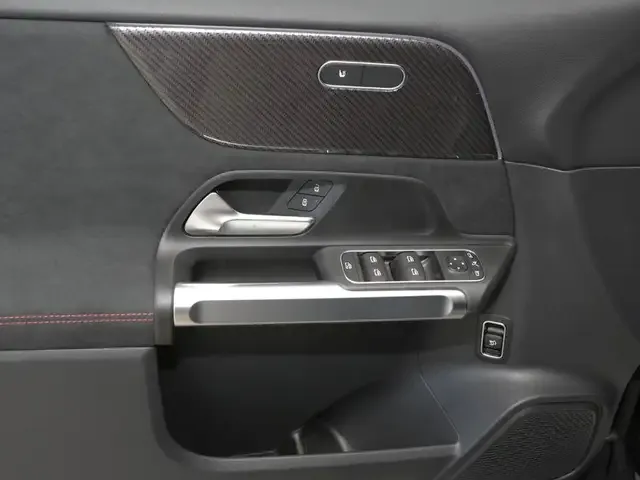 Mercedes-Benz GLB 180