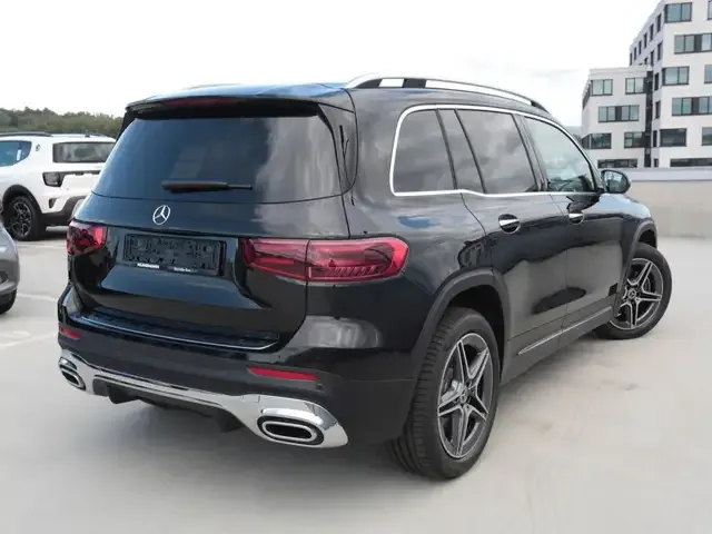 Mercedes-Benz GLB 180