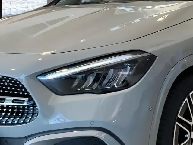 Mercedes-Benz GLA 200