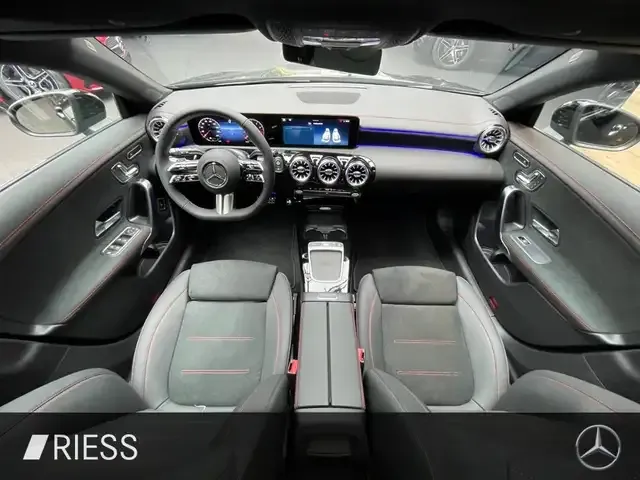 Mercedes-Benz CLA 180