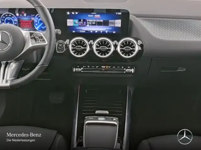 Mercedes-Benz EQA 300
