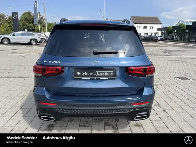 Mercedes-Benz GLB 200