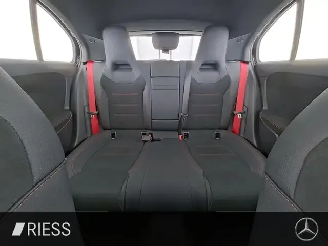 Mercedes-Benz A 35 AMG