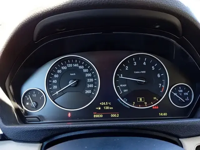 BMW 330