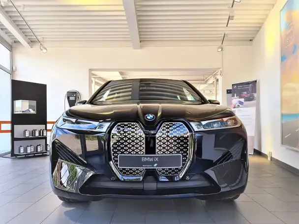 BMW iX