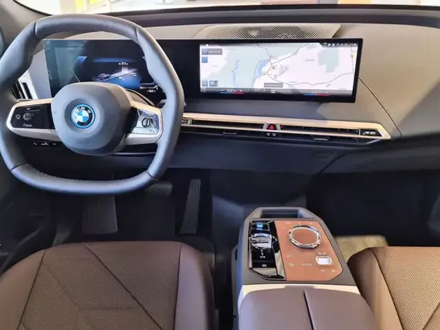 BMW iX