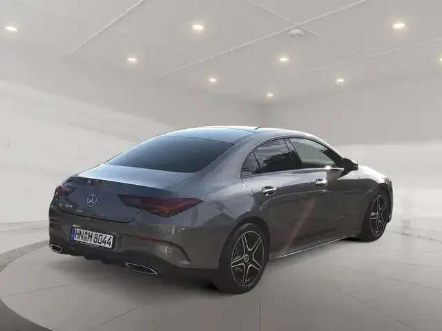 Mercedes-Benz CLA 180