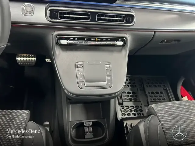 Mercedes-Benz V 250