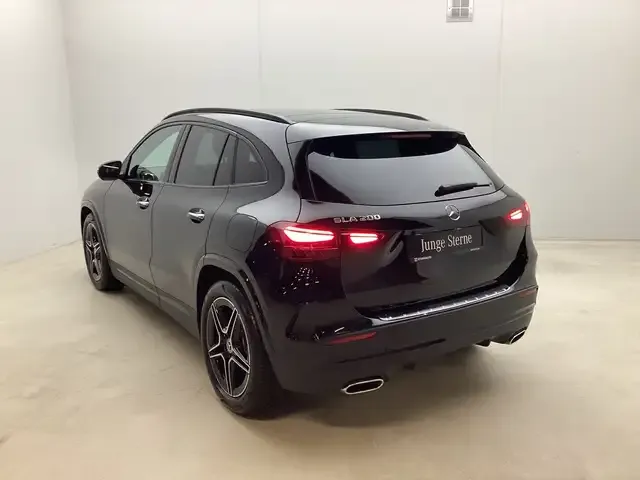 Mercedes-Benz GLA 200