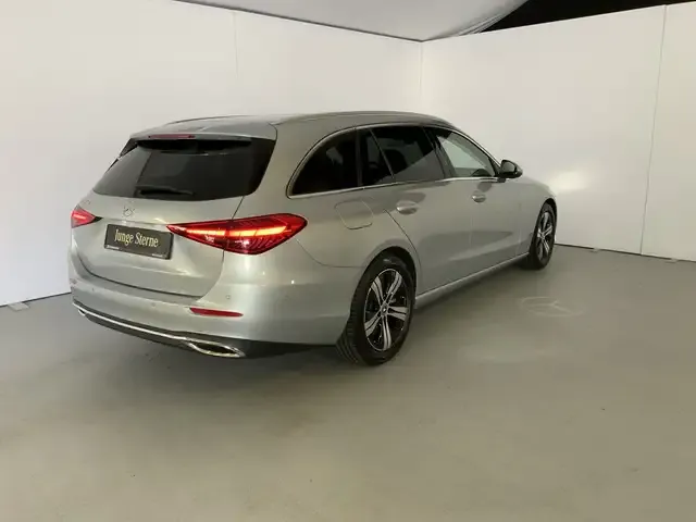 Mercedes-Benz C 220