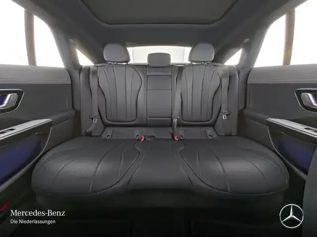Mercedes-Benz EQE 300