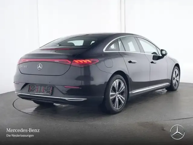 Mercedes-Benz EQE 300