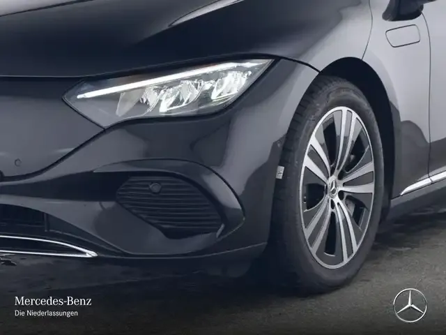 Mercedes-Benz EQE 300