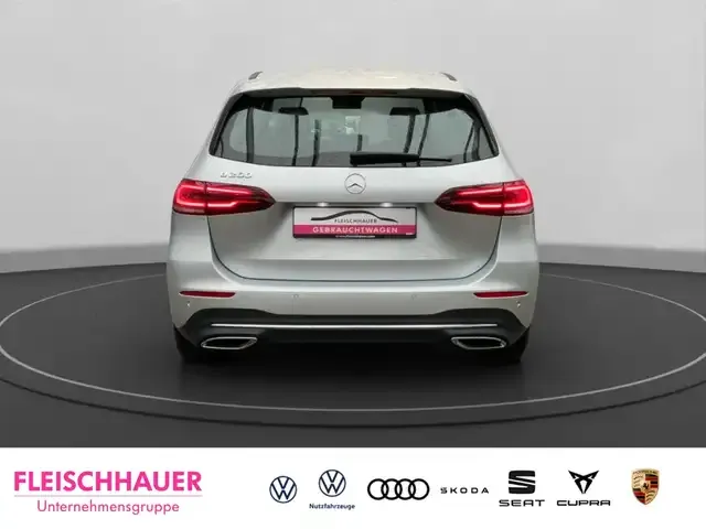 Mercedes-Benz B 200