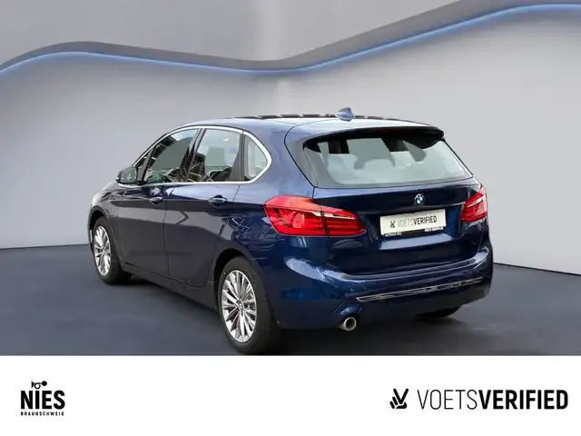 BMW 225