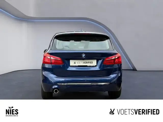 BMW 225