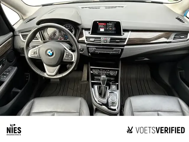 BMW 225