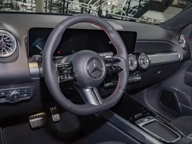 Mercedes-Benz GLB 220