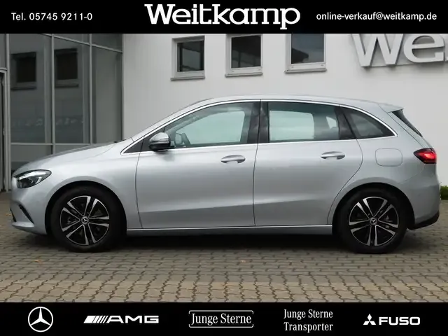 Mercedes-Benz B 220