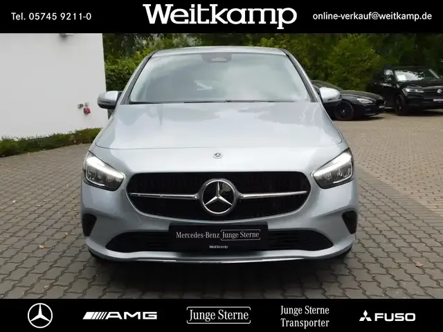 Mercedes-Benz B 220