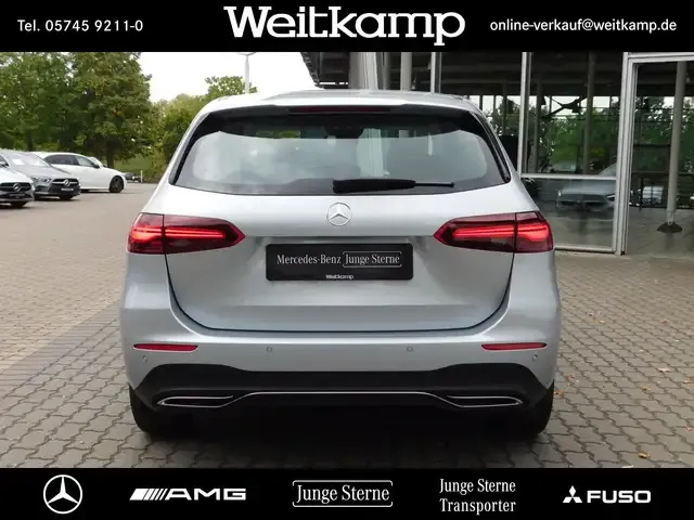 Mercedes-Benz B 220
