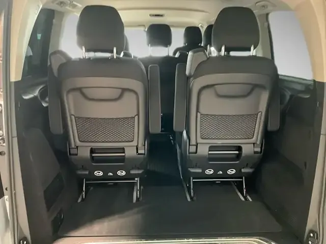 Mercedes-Benz V 220