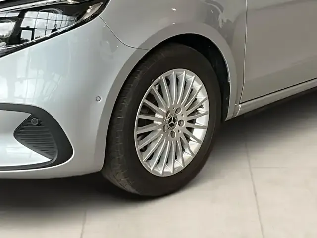 Mercedes-Benz V 220