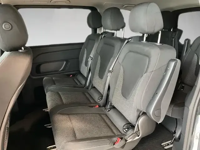 Mercedes-Benz V 220