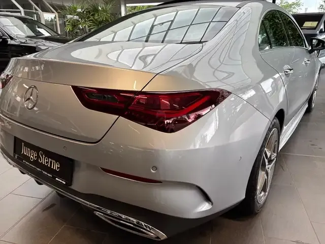 Mercedes-Benz CLA 200