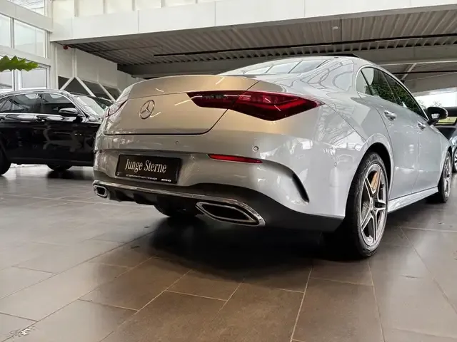 Mercedes-Benz CLA 200