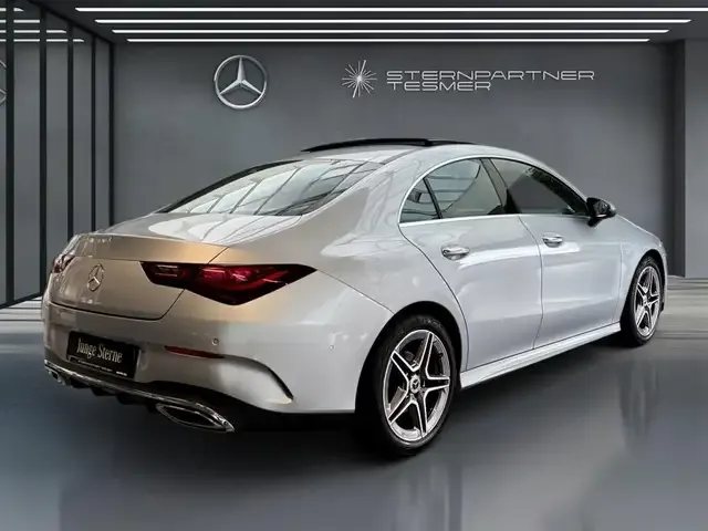 Mercedes-Benz CLA 200