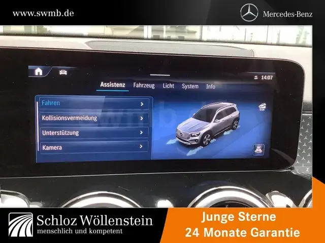 Mercedes-Benz GLB 220