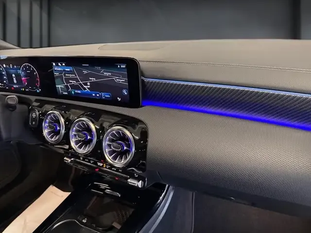 Mercedes-Benz CLA 180