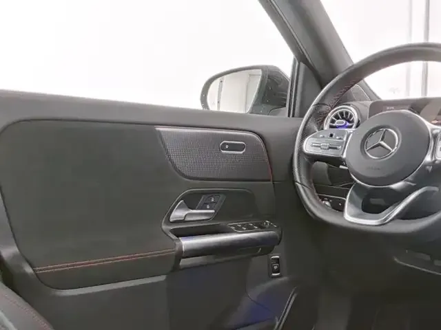 Mercedes-Benz EQA 300