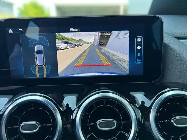 Mercedes-Benz GLA 220