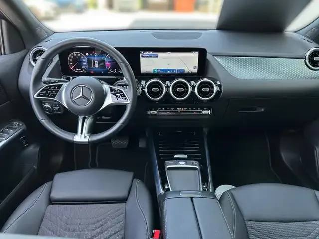 Mercedes-Benz GLA 220
