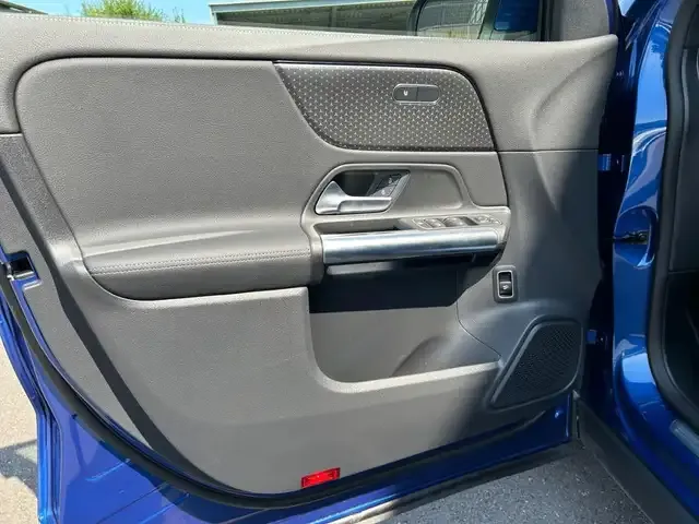 Mercedes-Benz GLA 220